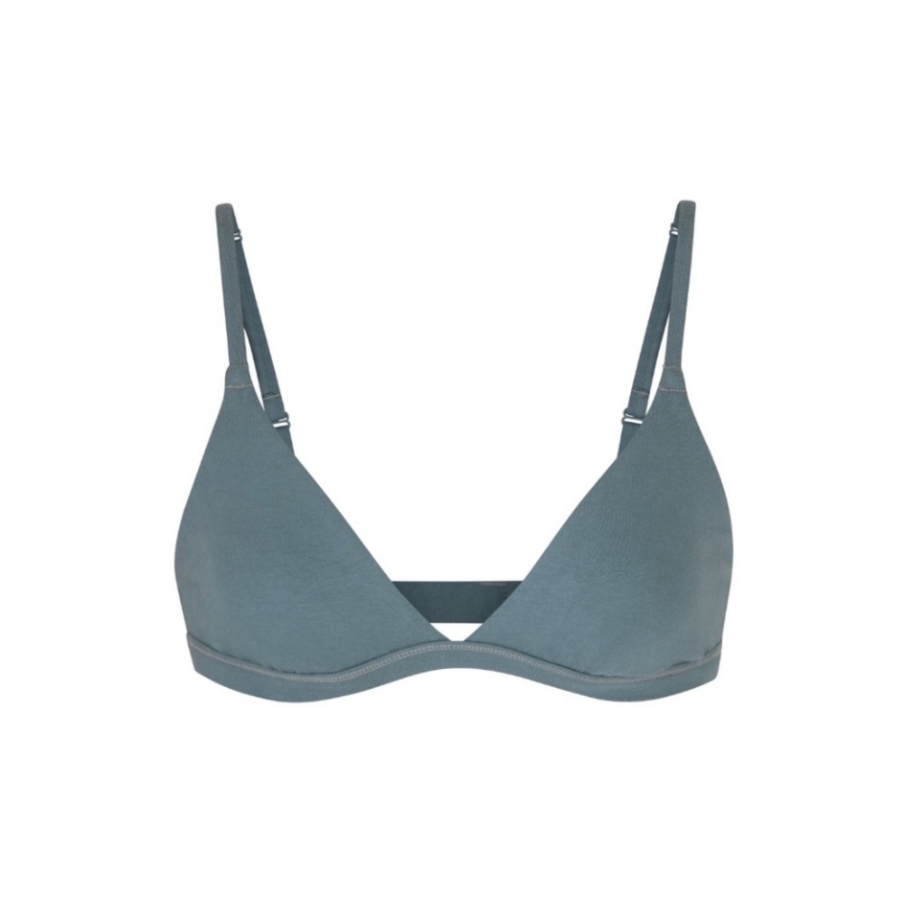 SALE🎈SKIMS WIRELESS COTTON TRIANGLE BRA! SUPER COMFORTABLE AND BEAUTIFUL COLOR!